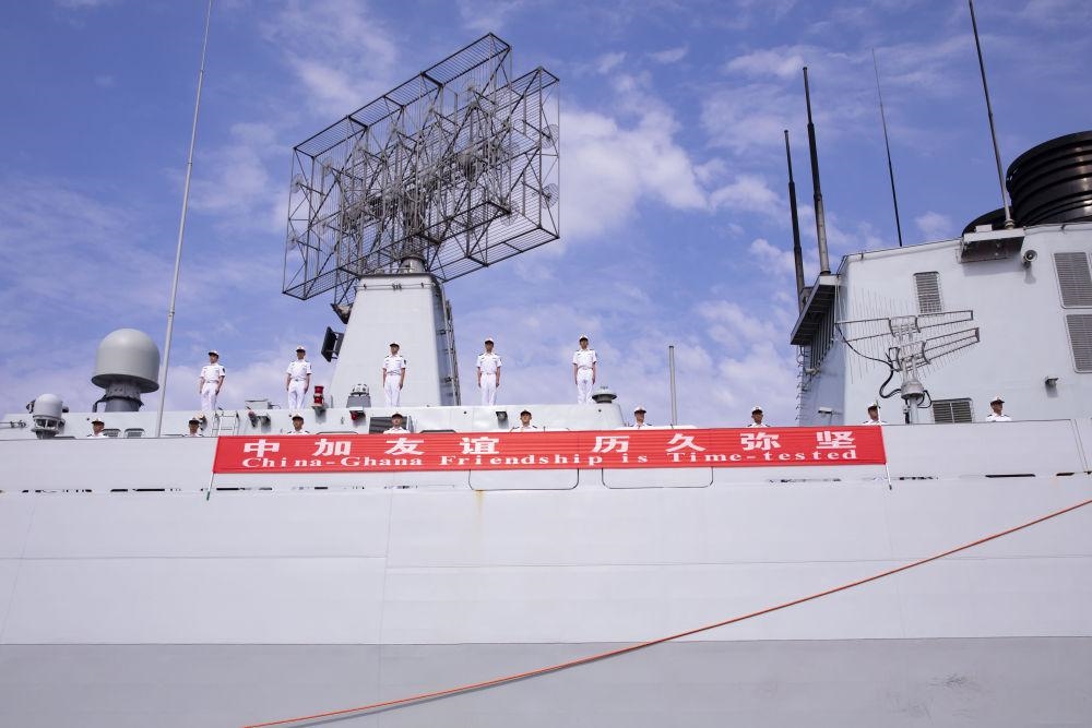 2023年6月27日，中國海軍第43批護(hù)航編隊(duì)抵達(dá)加納特馬港碼頭，開始對(duì)加納進(jìn)行為期4天的友好訪問。