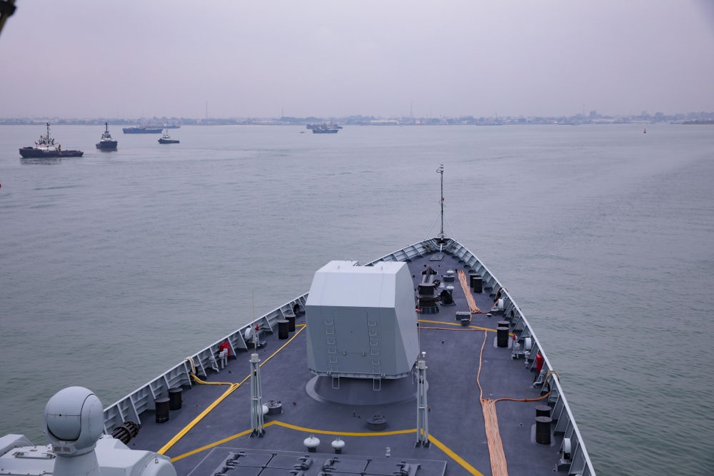 2023年7月14日，中國海軍第43批護(hù)航編隊(duì)南寧艦駛?cè)雱偣ú迹┖诮歉?，開始對(duì)剛果（布）進(jìn)行為期4天的友好訪問。
