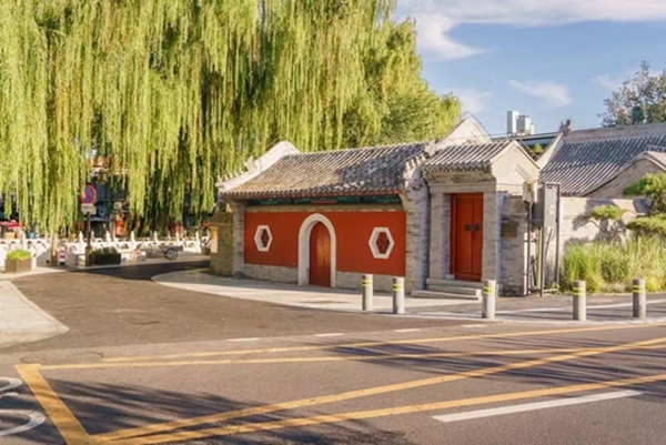 北京建筑大學(xué)古建保護(hù)與利用專業(yè)師生對(duì)北京德勝門內(nèi)大街開展空間品質(zhì)綜合提升項(xiàng)目，圖為項(xiàng)目竣工后的實(shí)景圖。校方供圖