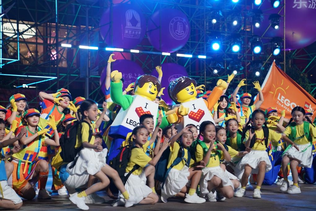 9月14日晚，演員在上海旅游節(jié)開(kāi)幕式上表演。新華社發(fā)（陳浩明 攝）