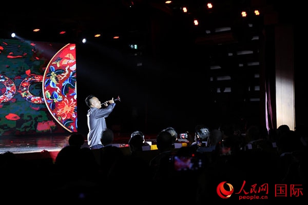 演出現(xiàn)場，演員帶來嗩吶獨奏《看秧歌》。人民網(wǎng)記者 楊一攝