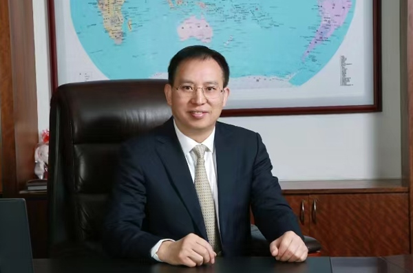 交通銀行黨委委員、副行長周萬阜接受人民網(wǎng)記者采訪。受訪者供圖