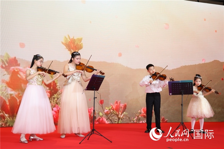 中國青少年樂器表演。人民網(wǎng)記者任皓宇攝