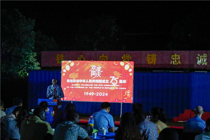 圖3-聯(lián)南蘇團(tuán)代表發(fā)言（孫千攝）
