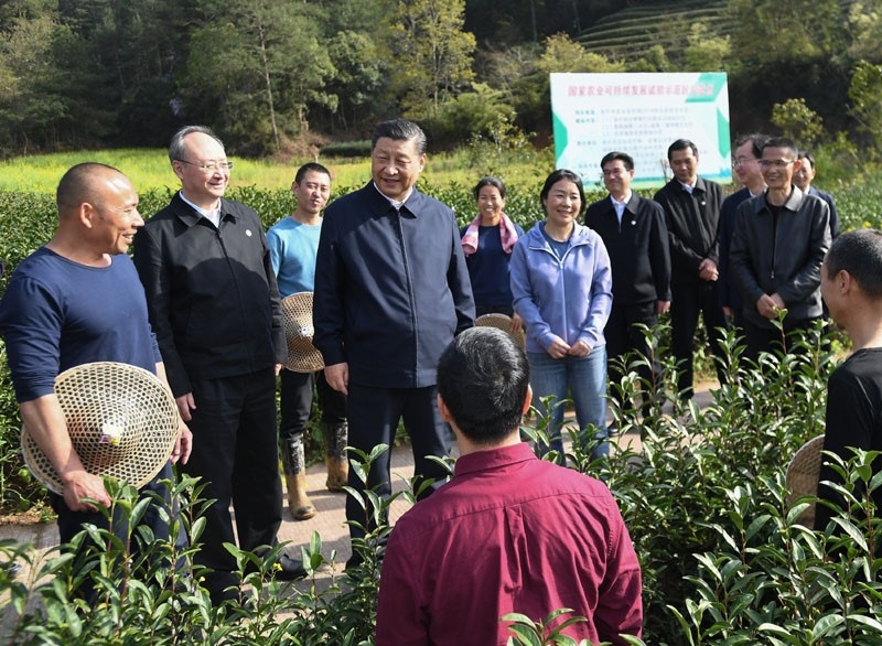 2021年3月22日，習(xí)近平總書(shū)記在福建南平武夷山市星村鎮(zhèn)燕子窠生態(tài)茶園，同科技特派員、茶農(nóng)親切交流，了解當(dāng)?shù)夭璁a(chǎn)業(yè)發(fā)展情況。