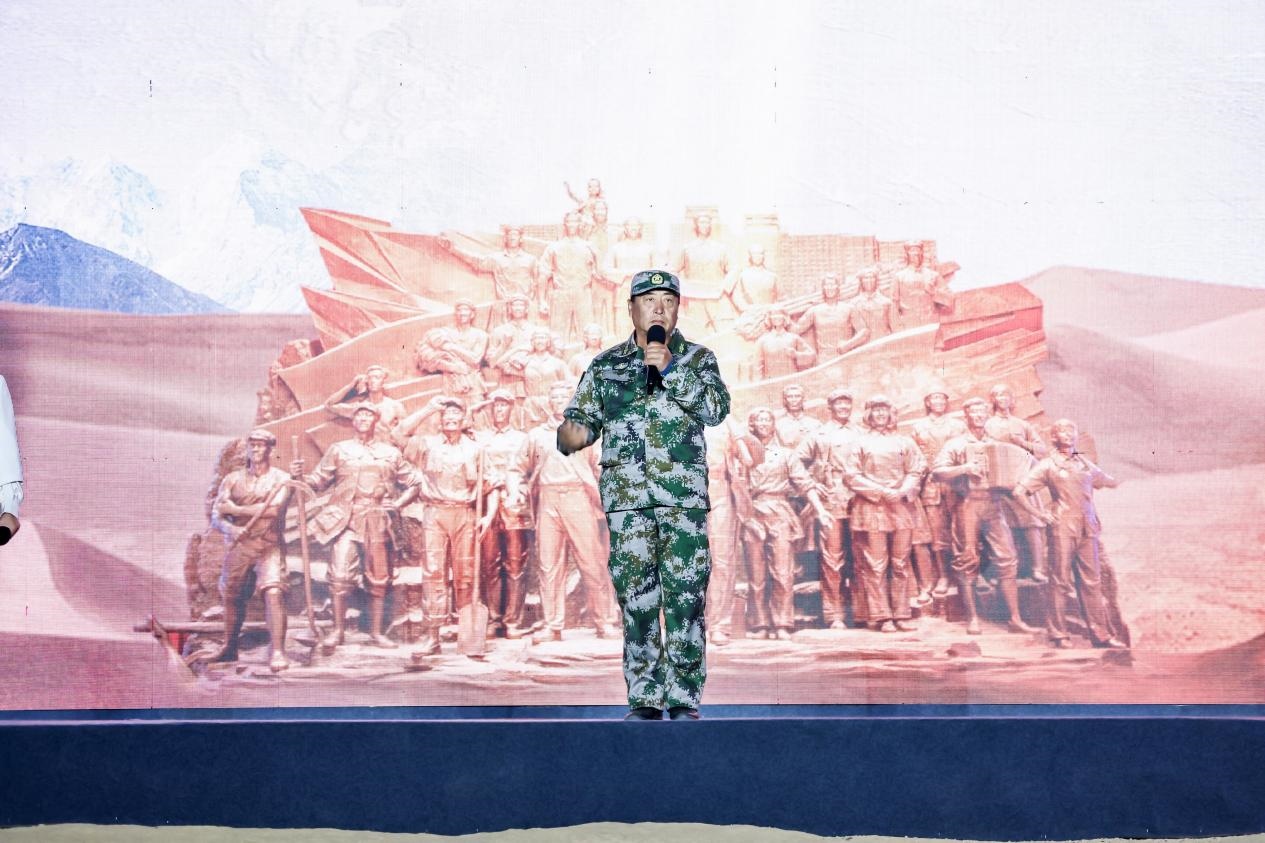 馬軍武在“何以中國·五星出東方”網(wǎng)絡(luò)主題宣傳活動(dòng)現(xiàn)場演講。人民視頻供圖