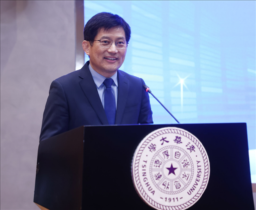 清華大學(xué)國(guó)家治理研究院執(zhí)行院長(zhǎng)、清華大學(xué)計(jì)算社會(huì)科學(xué)與國(guó)家治理實(shí)驗(yàn)室執(zhí)行主任孟慶國(guó)教授演講。供圖單位：清華大學(xué)國(guó)家治理研究院