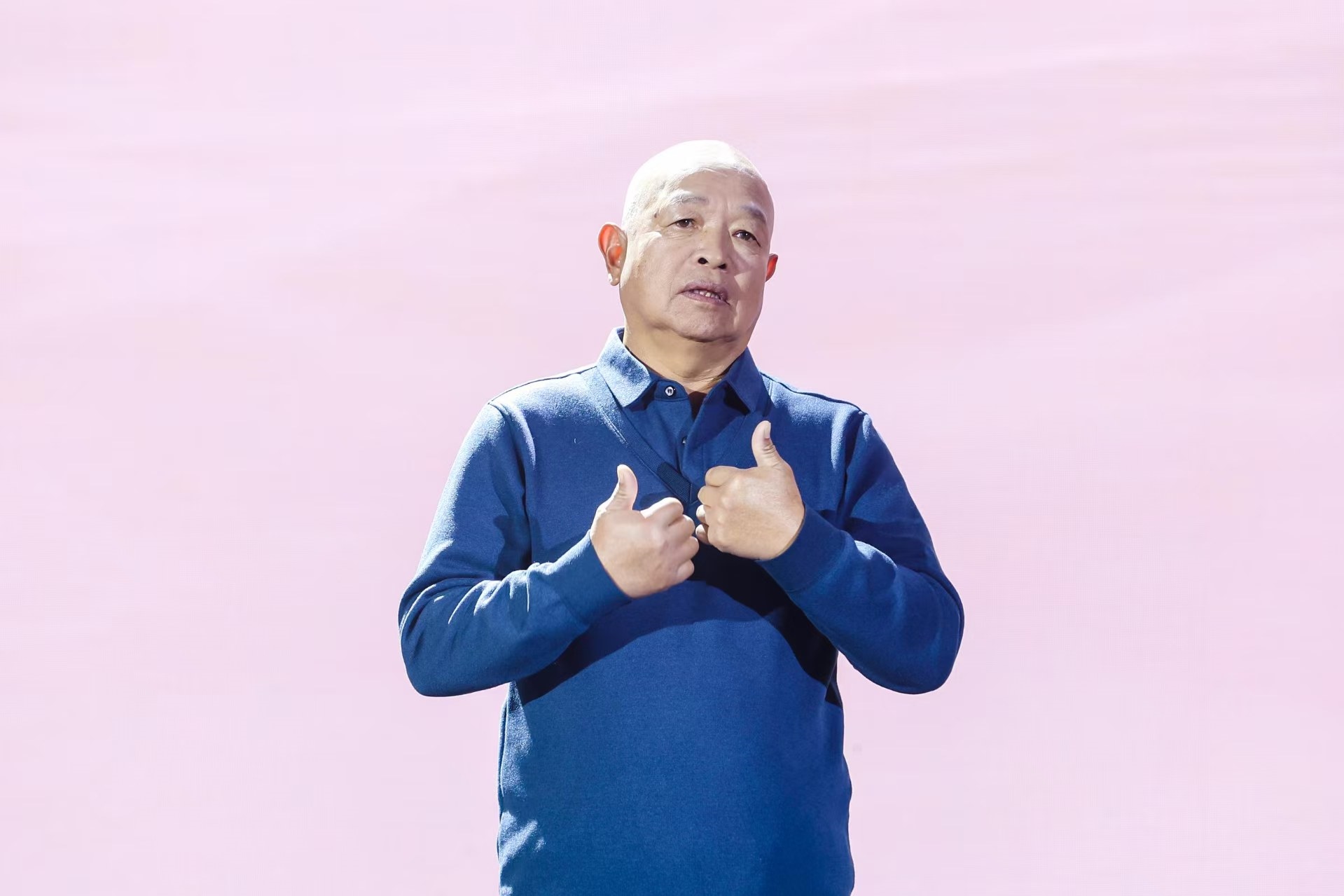 “山東好人”、煙臺市無聲洗車場經(jīng)理柳興濤。人民視頻供圖。