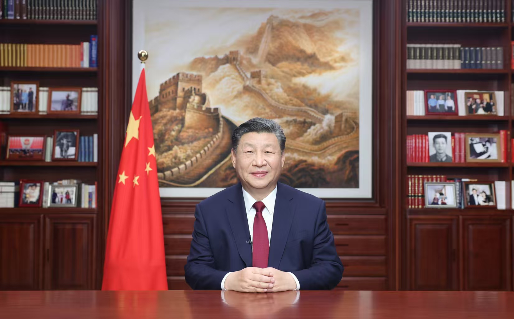 2023年12月31日，新年前夕，國家主席習(xí)近平通過中央廣播電視總臺和互聯(lián)網(wǎng)，發(fā)表二〇二四年新年賀詞。圖片來源：新華社