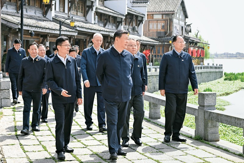 2024年3月18日至21日，中共中央總書記、國家主席、中央軍委主席習近平在湖南考察。這是19日上午，習近平在常德河街考察。 新華社記者 謝環(huán)馳/攝