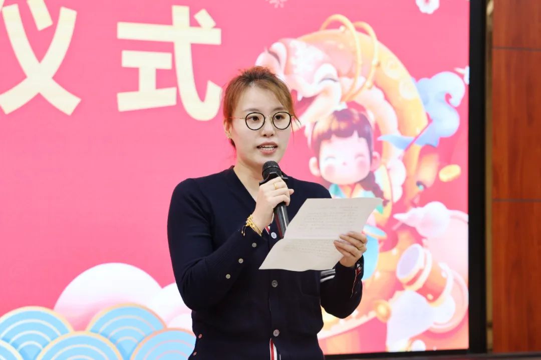 傅園慧在新教師入職儀式上發(fā)言。浙江大學(xué)供圖