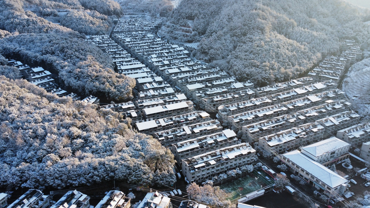 慶元縣濛洲街道同濟(jì)新村，雪后初霽。慶元縣融媒體中心 供圖
