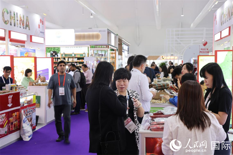 第三十屆海灣食品展正在迪拜舉行，圖為中國(guó)館一角。人民網(wǎng)記者 張志文攝