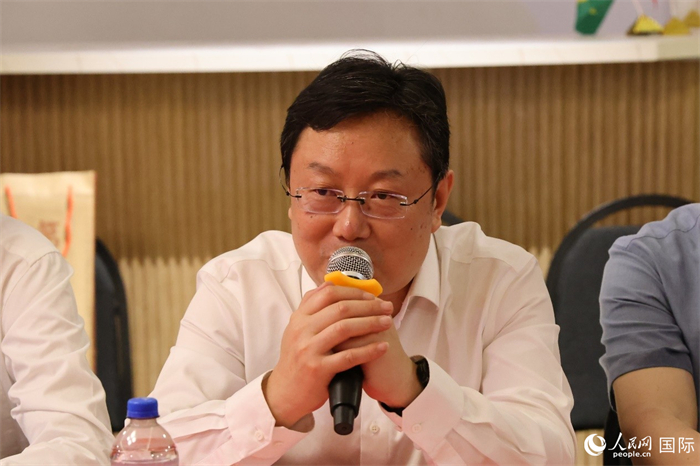 山東省濰坊市副市長狄波在座談會上致辭。人民網(wǎng)記者 陳海琪攝