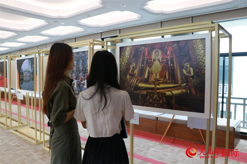 “遇見”攝影展現(xiàn)場。朱瀟逸攝