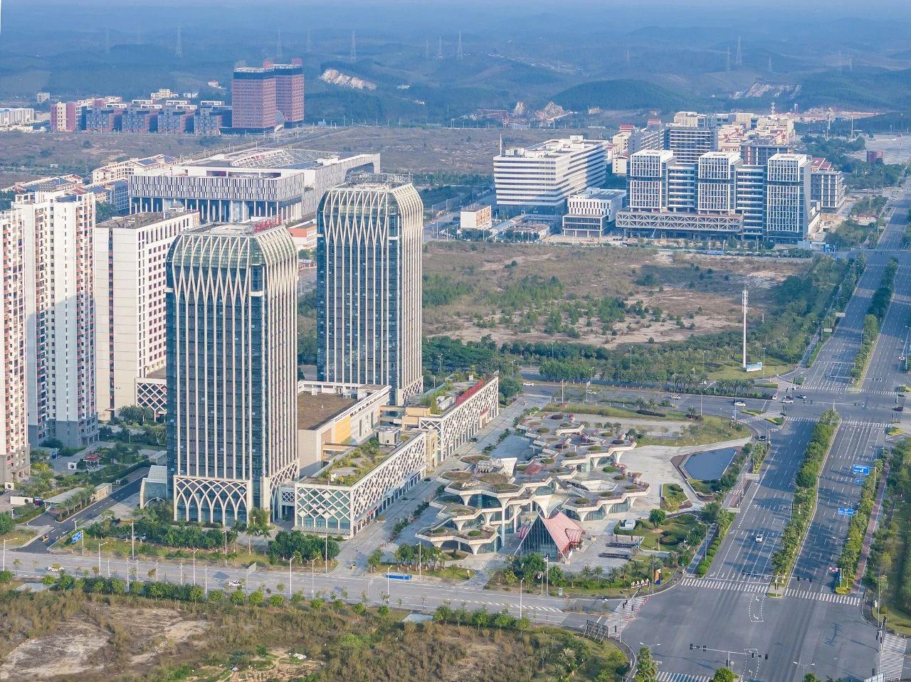 2023年11月，廣西欽州，航拍中國(guó)—馬來西亞欽州產(chǎn)業(yè)園區(qū)。
