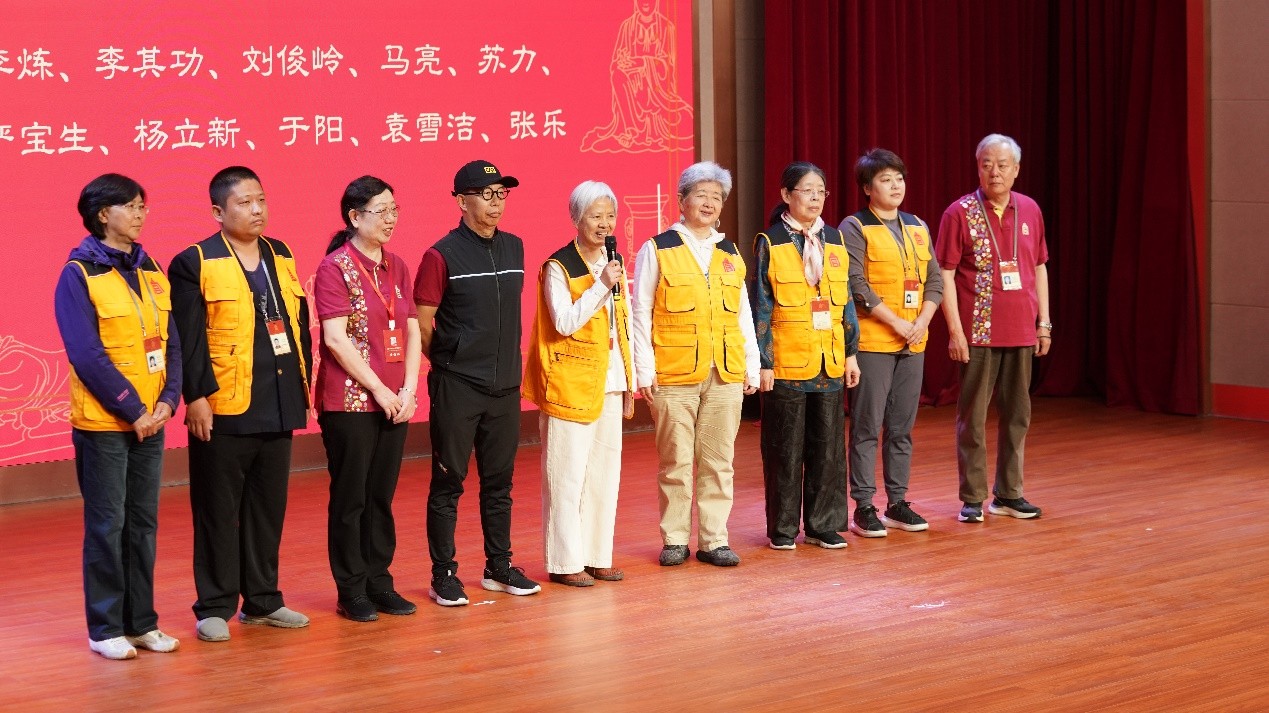 服務(wù)滿二十年志愿者代表發(fā)表感言。故宮博物院供圖