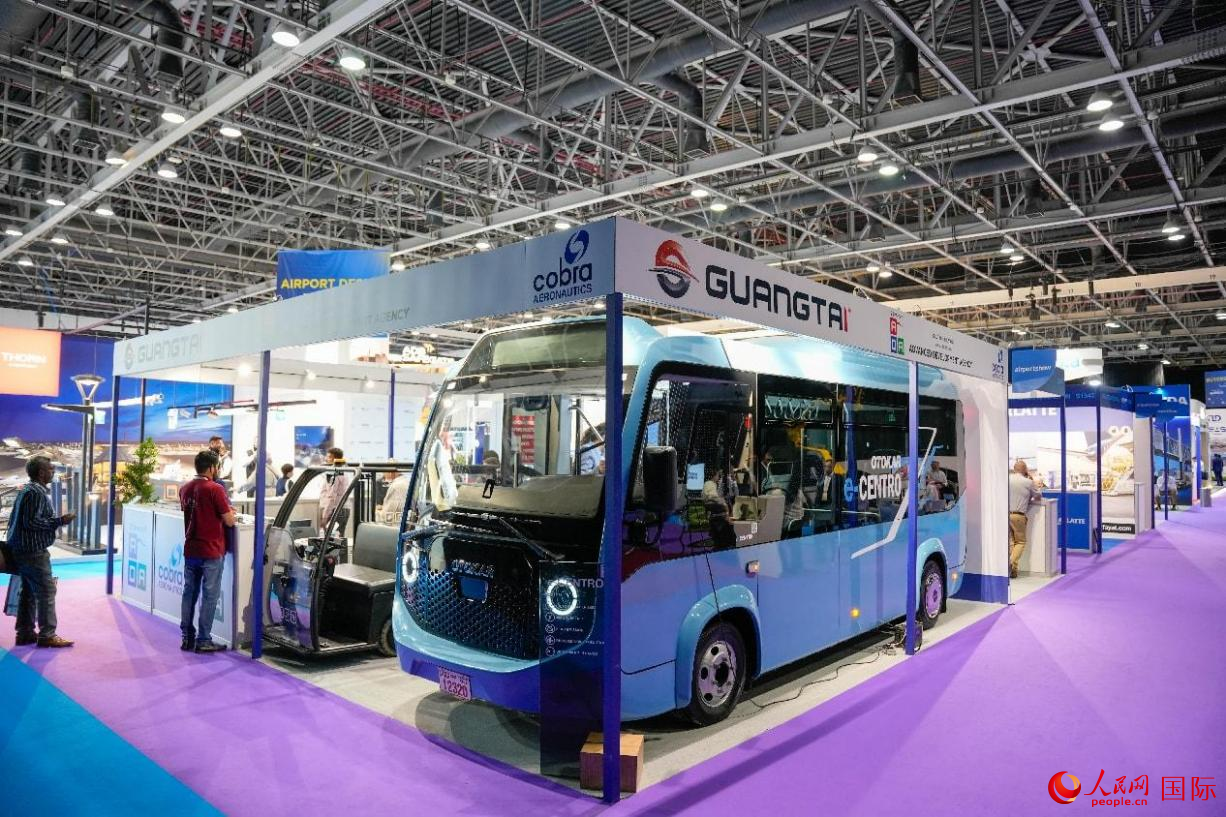 展會展示的電動大巴車。人民網(wǎng)塔里克·易卜拉欣攝