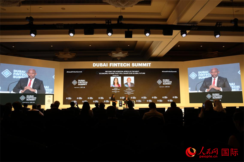2025迪拜金融科技峰會(huì)期間舉行的對(duì)話活動(dòng)。人民網(wǎng)記者 張志文攝