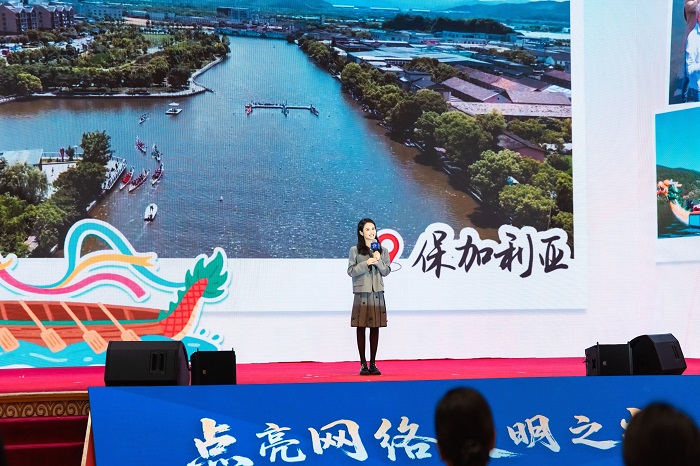 果小桃分享《照亮鄉(xiāng)土，連接世界》